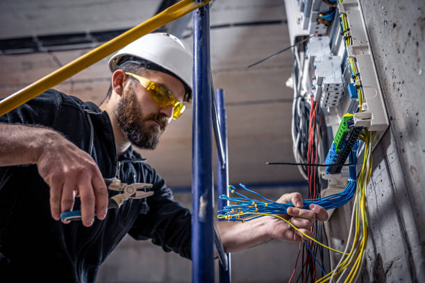 Best Affordable Emergency Electrician  in Queen City, TX