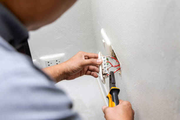 Best Local Electrician Companies  in Queen City, TX